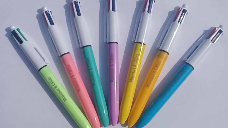Des stylos colorés pour soutenir Museaux & Câlins