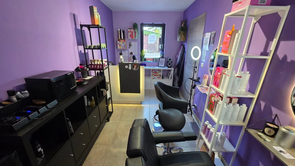 Après plusieurs semaines d’arrêt, D’Jo Coiffure s’apprête enfin à rouvrir à Rèves